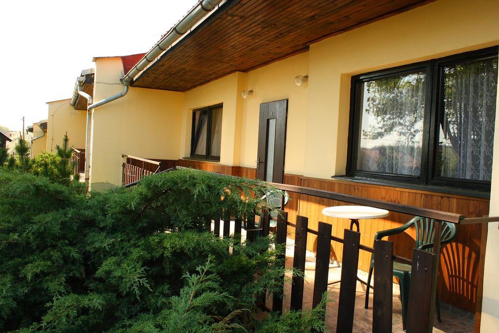 Bungalovy A Ubytovani Ratiborice- Zlic Česká Skalice Exterior foto